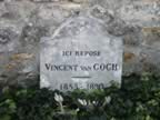 Van Gogh's humble gravesite on a hill at Auvers-sur-Oise (38kb)